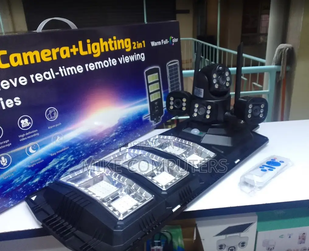 4g Tripple Lense Solar PTZ Camera With Attached Solar Panel