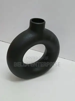 Doughnut-Shape Flower Vase