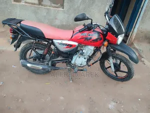 Bajaj Boxer 125 2022 Red