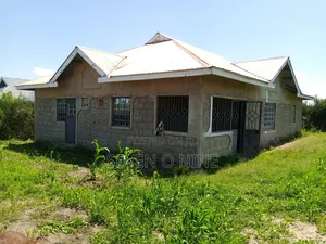4bdrm House in Shell Petrol Station, Kamulu for sale