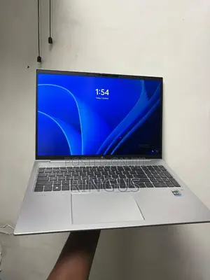 Laptop HP EliteBook 860 G10 16GB Intel Core i5 SSD 512GB