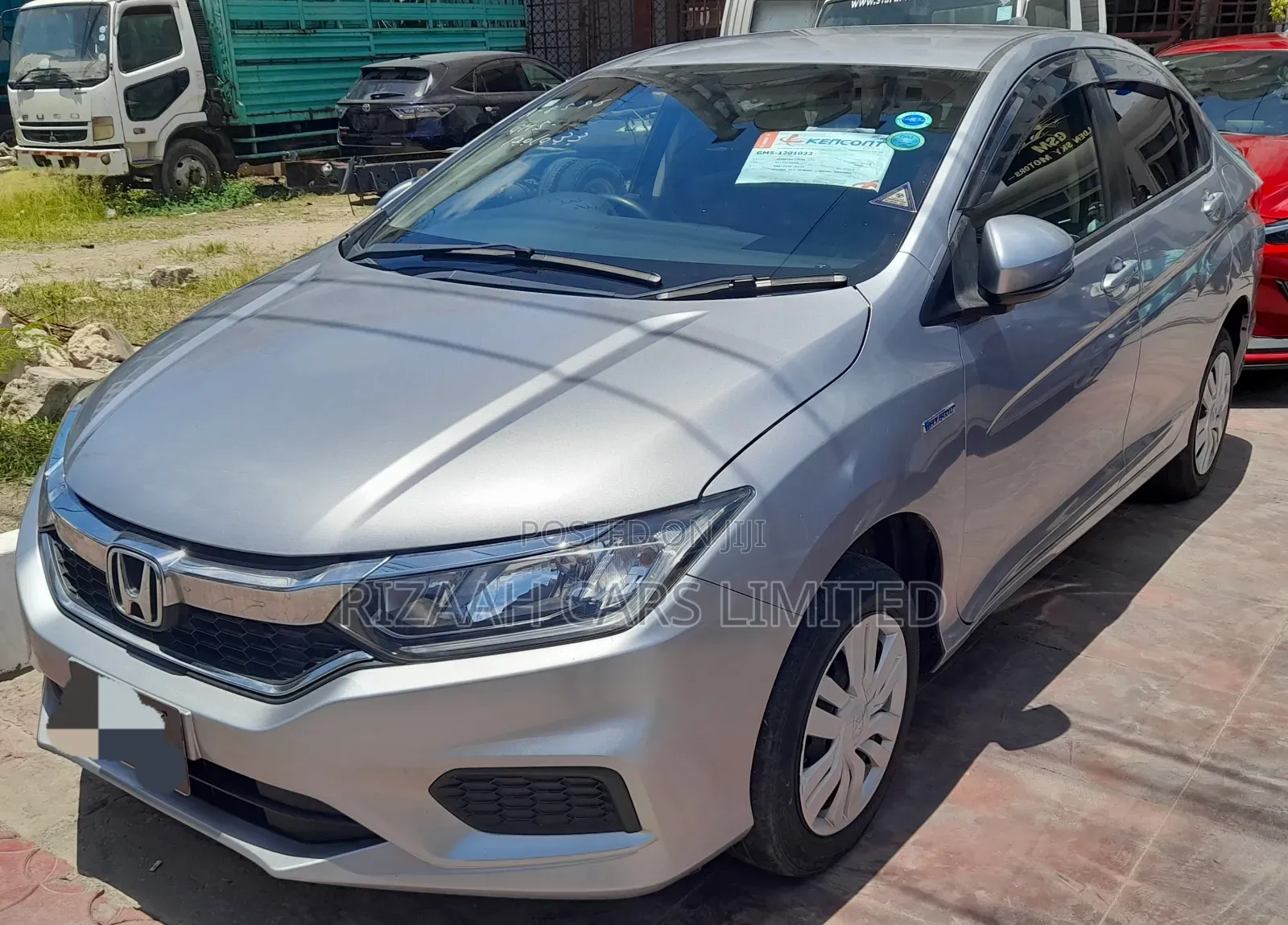 Honda Grace 2018 White