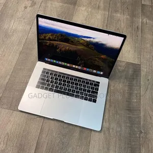 Laptop Apple MacBook Pro 2018 16GB Intel Core i7 SSD 256GB
