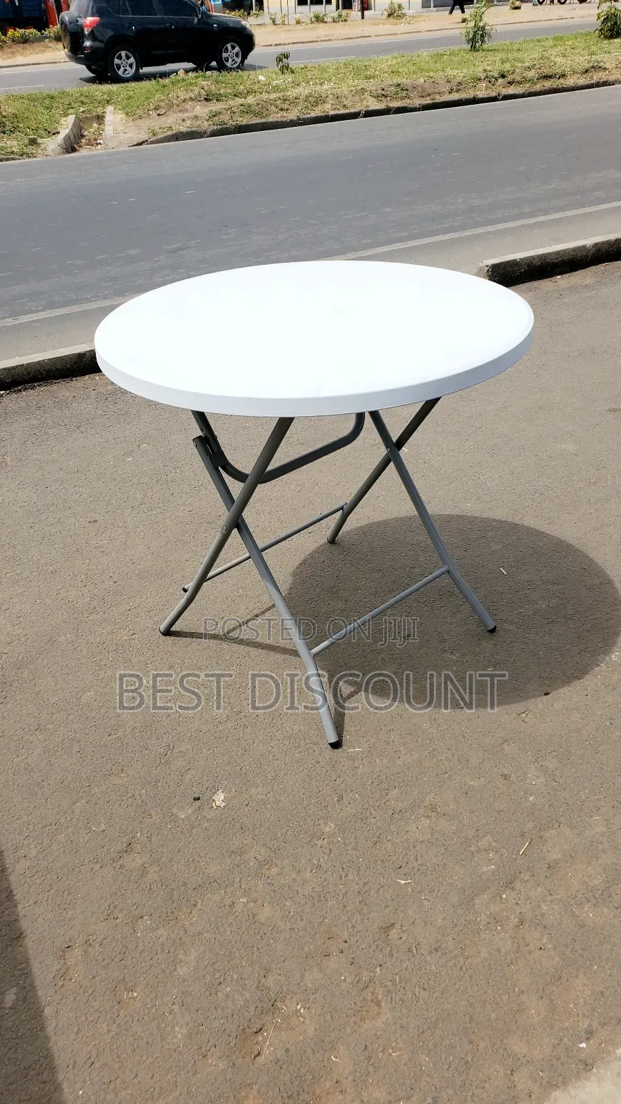 Round Foldable Tables