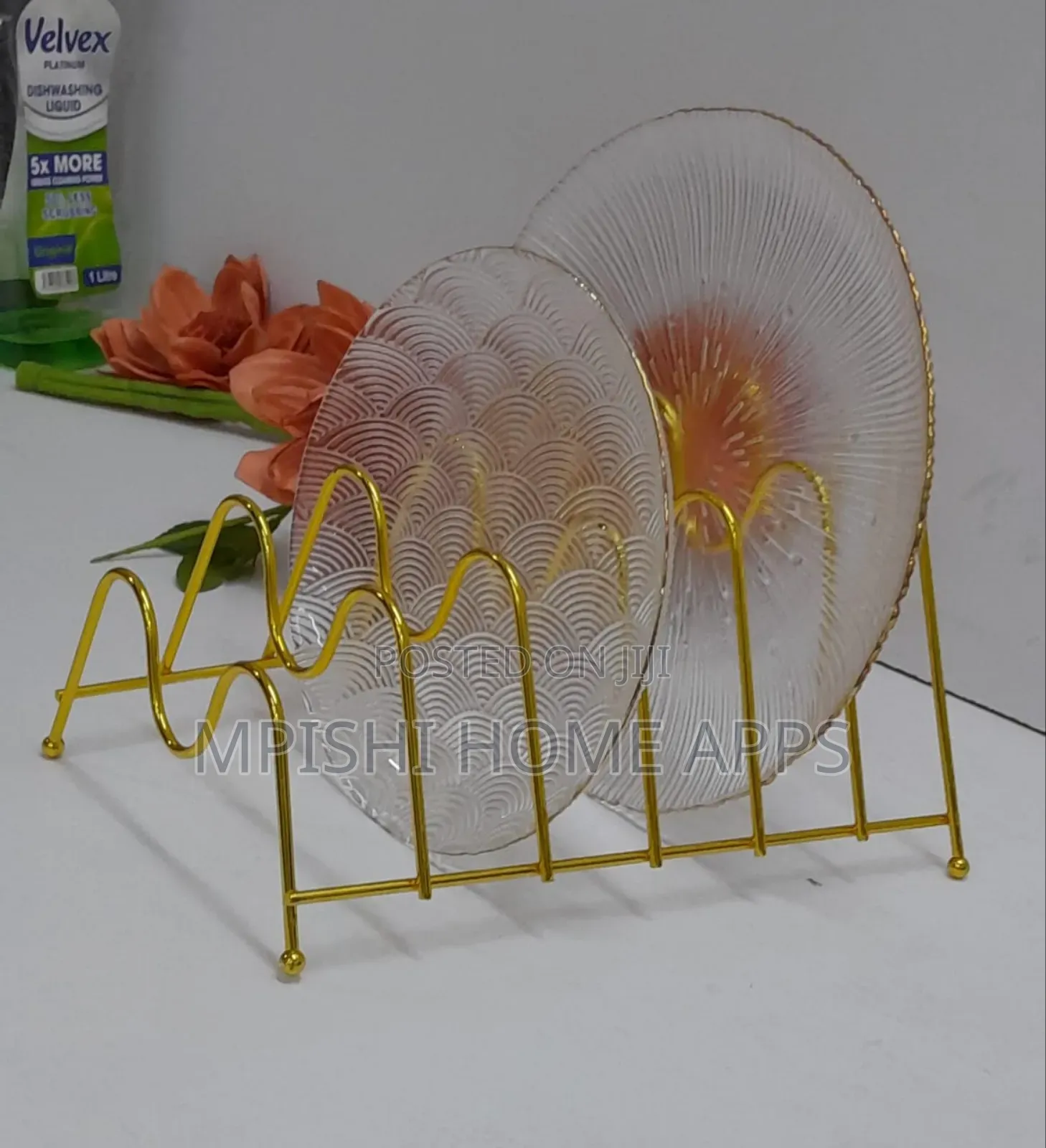 Metallic Golden Plates Stand