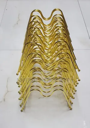 Metallic Golden Plates Stand