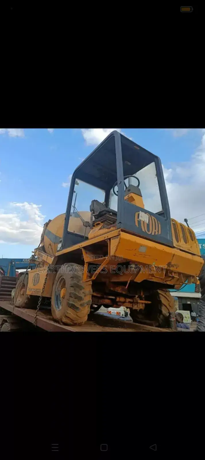 Self -loading Concrete Mixer