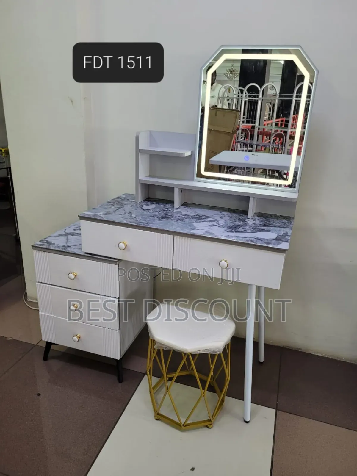 Vinity Makeup Table (Dressing Tables).