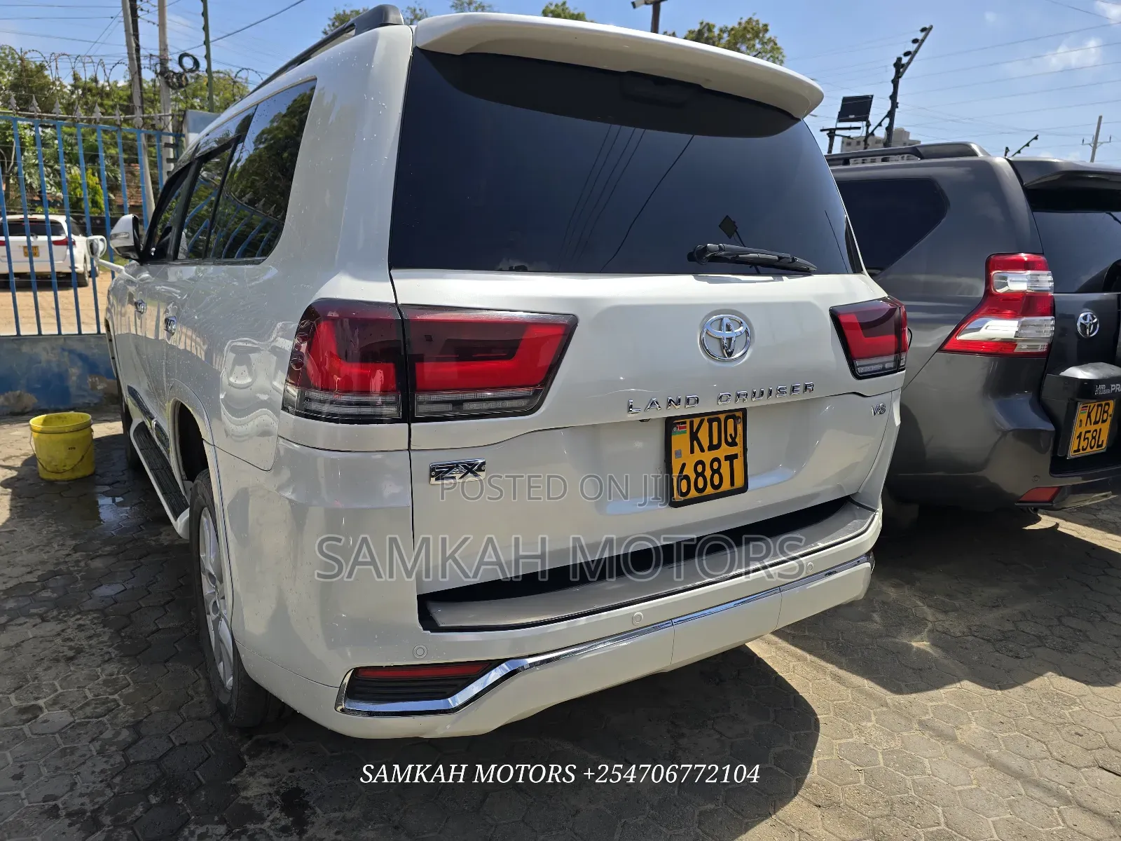 Toyota Land Cruiser 2019 White