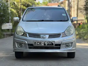 Nissan Advan 2012 Silver