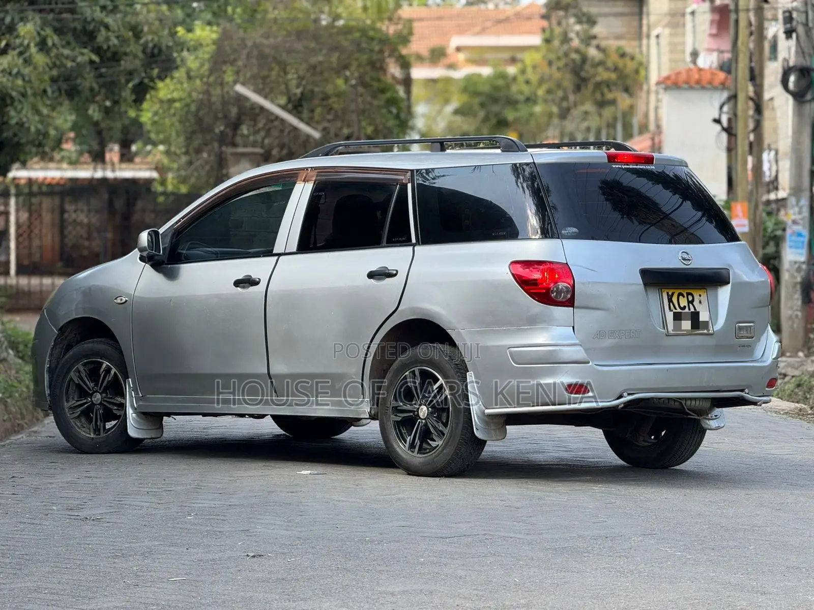 Nissan Advan 2012 Silver