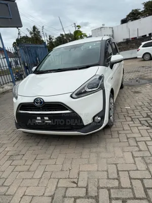 Toyota Sienta 1.5 Hybrid FWD (6-seater) 2019 White