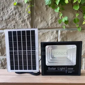 Durable 200w Solar Flood Light Ip67 Waterproof Rustproof Casing