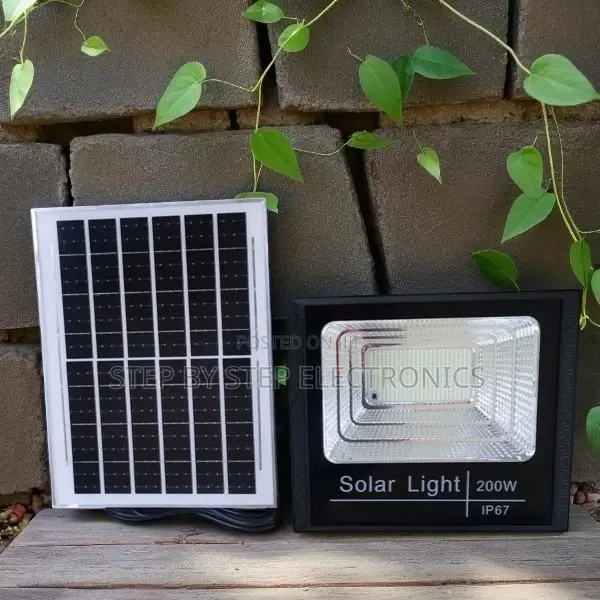 200w Solar Flood Light Outdoor Ip67 Waterproof Reliable Performance
