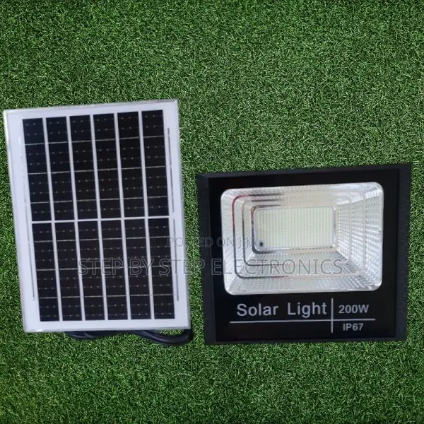 200w Solar Flood Light Ip67 Waterproof Automatic Light Control System