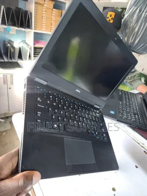 Laptop Dell Latitude 7400 4GB Intel Celeron HDD 128GB