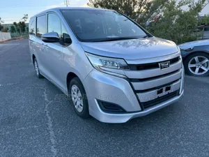 Toyota Noah 2.0 FWD (8 Seater) 2018 Silver