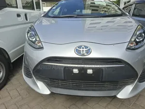 Toyota Aqua 2019 Silver