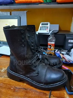 4 Uppers Hooks Guards Boot