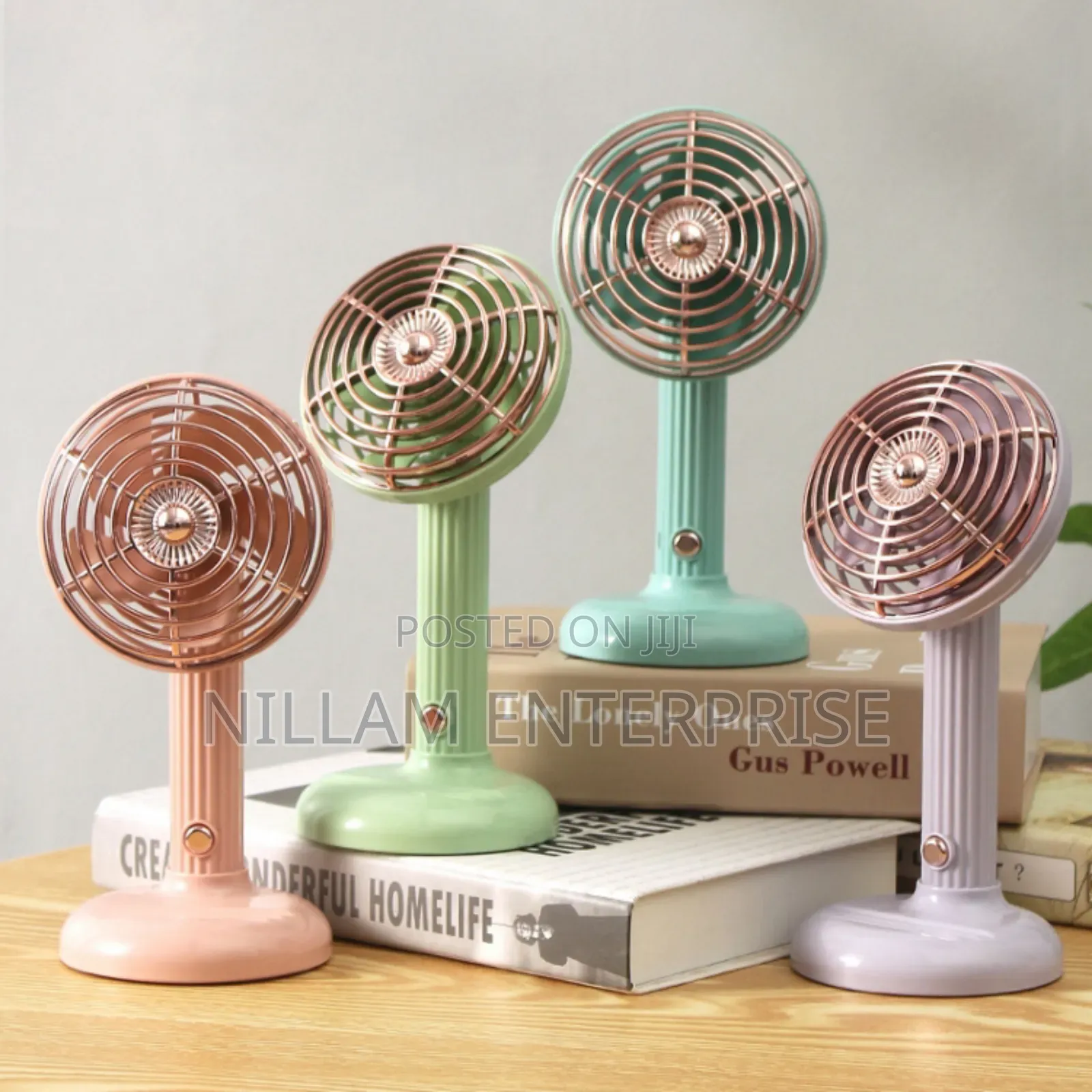 *Small Retro Handheld Desktop Rotatable Fan