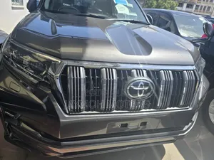 Toyota Land Cruiser Prado 2022 Gray