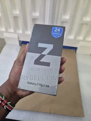New Samsung Galaxy Z Flip3 5G 256 GB Gold