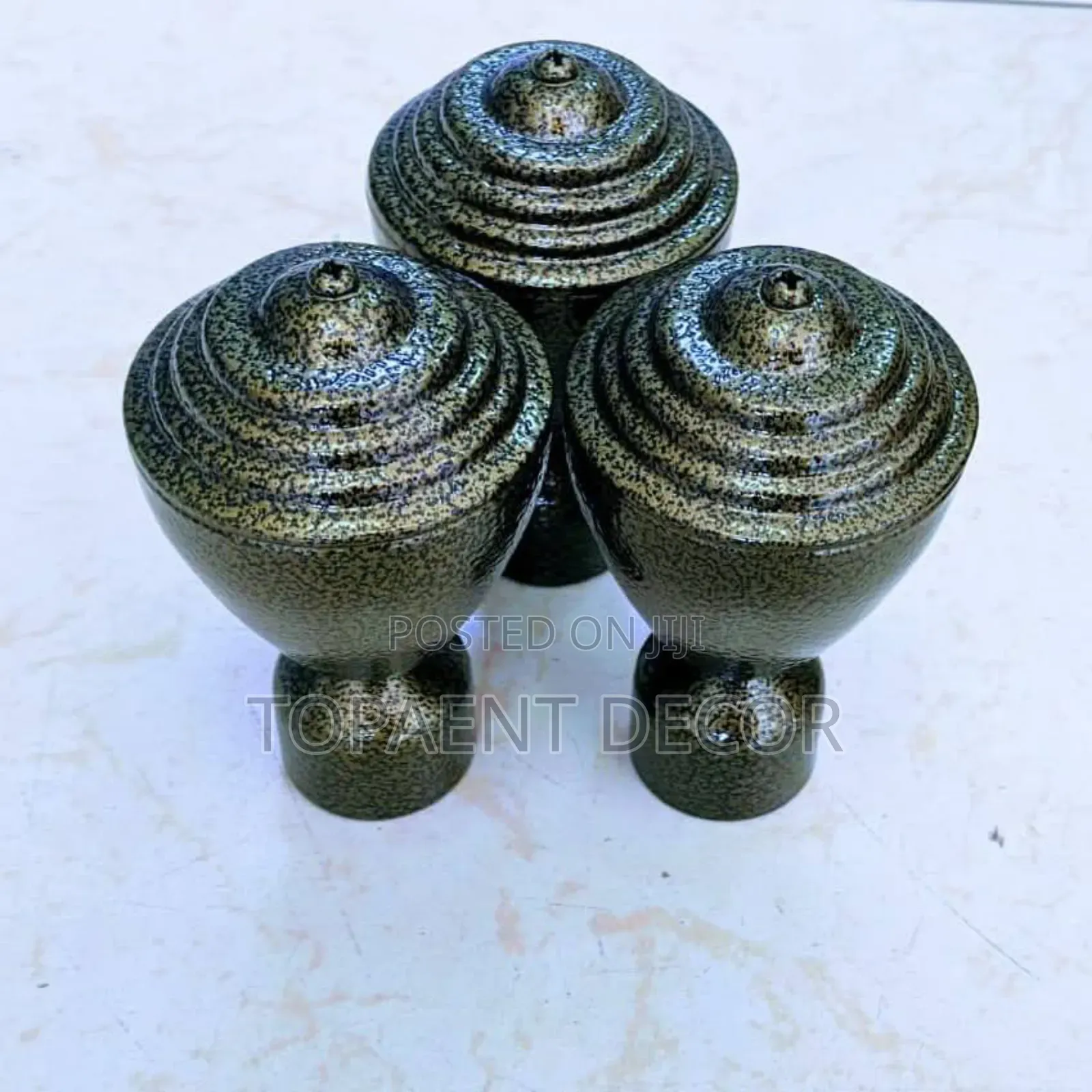 Antique Gold Classy Design Rod End Flowers