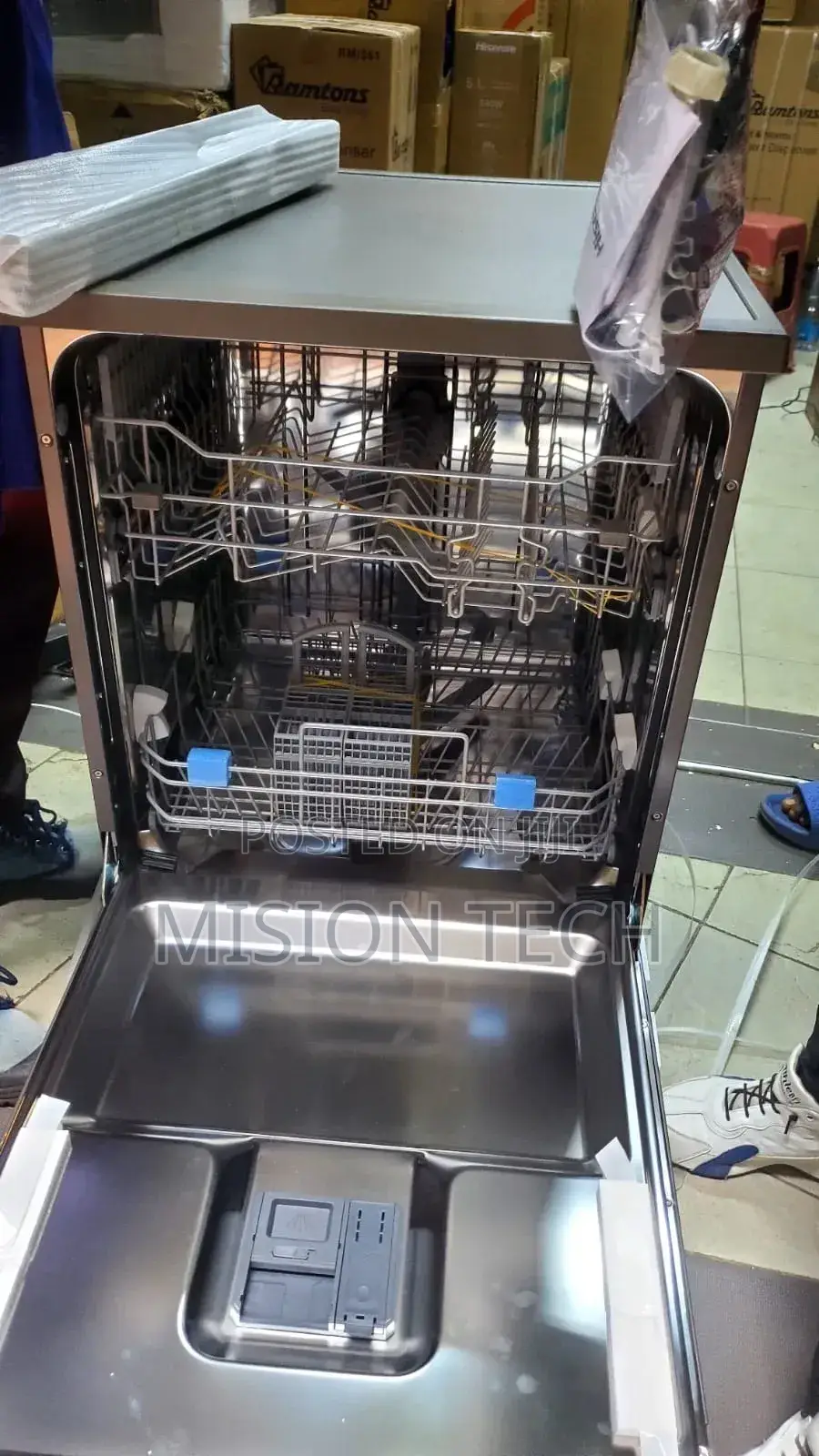 Hisense 13 Place Dish Washer Hs622e90g