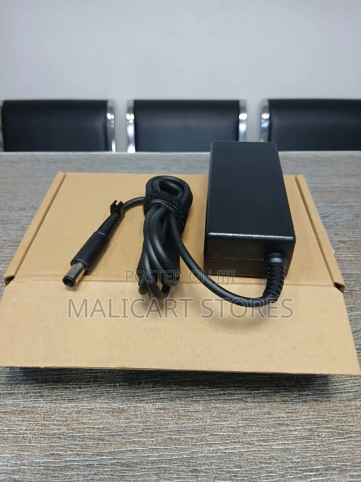 Hp 18.5v 3.5a Big Pin Adapter