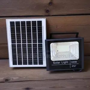 100w Outdoor Solar Flood Light Ip67 Waterproof With Remote Control
