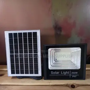 200w Solar Flood Light Outdoor Ip67 Waterproof Energy Saving Design