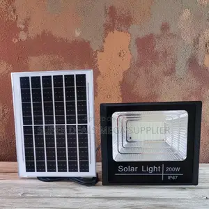 Ip67 Waterproof 200w Solar Flood Light Energy Saving Outdoor Lamp