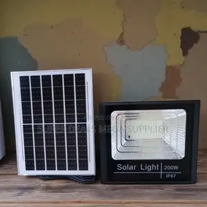 200 Watts Solar Flood Light Ip67 Waterproof Automatic Light Control