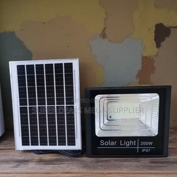 200 Watts Solar Flood Light Ip67 Waterproof Automatic Light Control