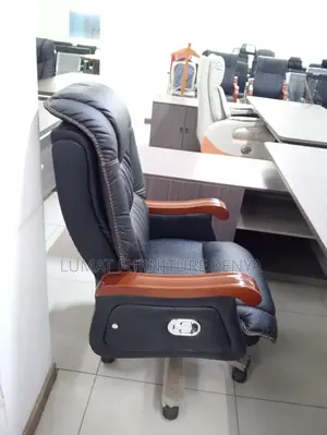 High-Back Reclining Executive Seat