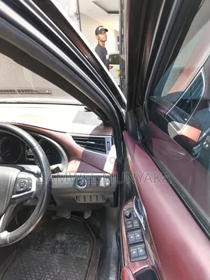 Toyota Harrier 2.0 2015 Black