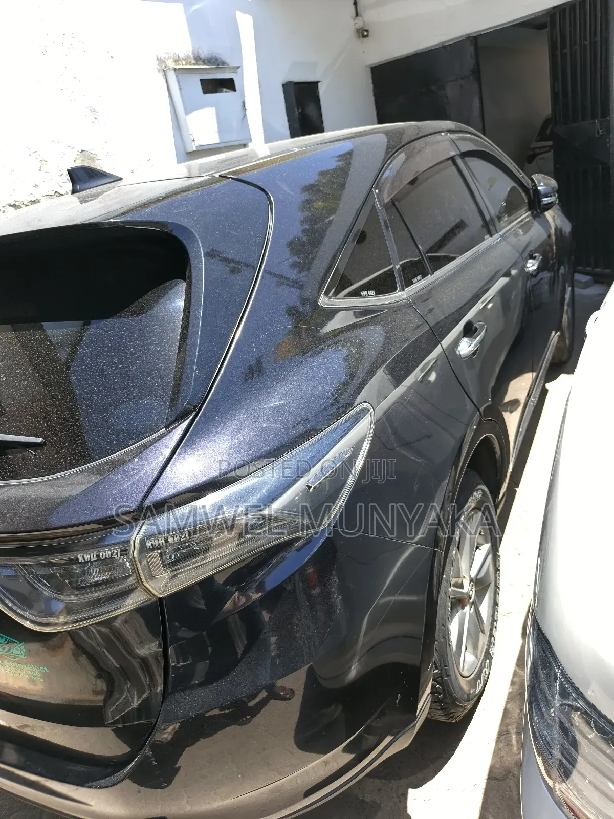 Toyota Harrier 2.0 2015 Black