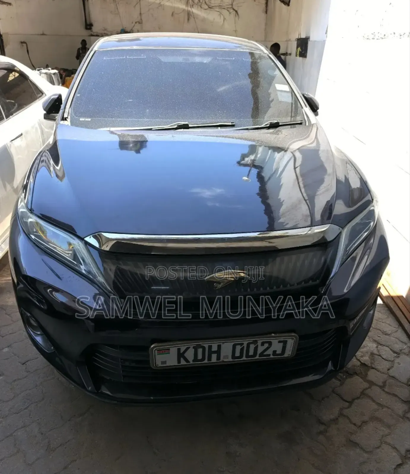 Toyota Harrier 2.0 2015 Black