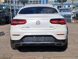 Mercedes-Benz GLC-Class 2019 White