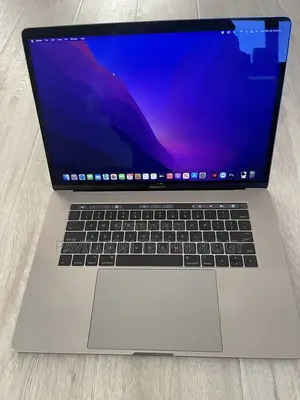 Laptop Apple MacBook Pro 2017 16GB Intel Core I7 SSD 512GB