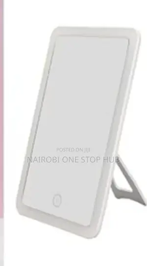 Portable Rechargeable Make Up Mirror