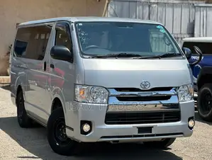 Toyota HiAce 2018 Silver