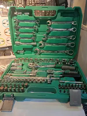 Heavy Duty 82 Piece Tools Set