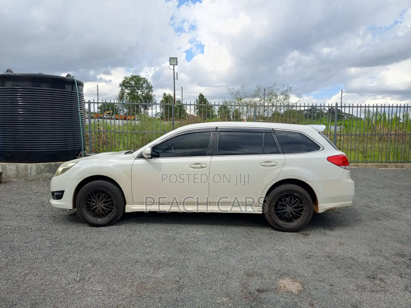 Subaru Legacy 2.5 2009 White