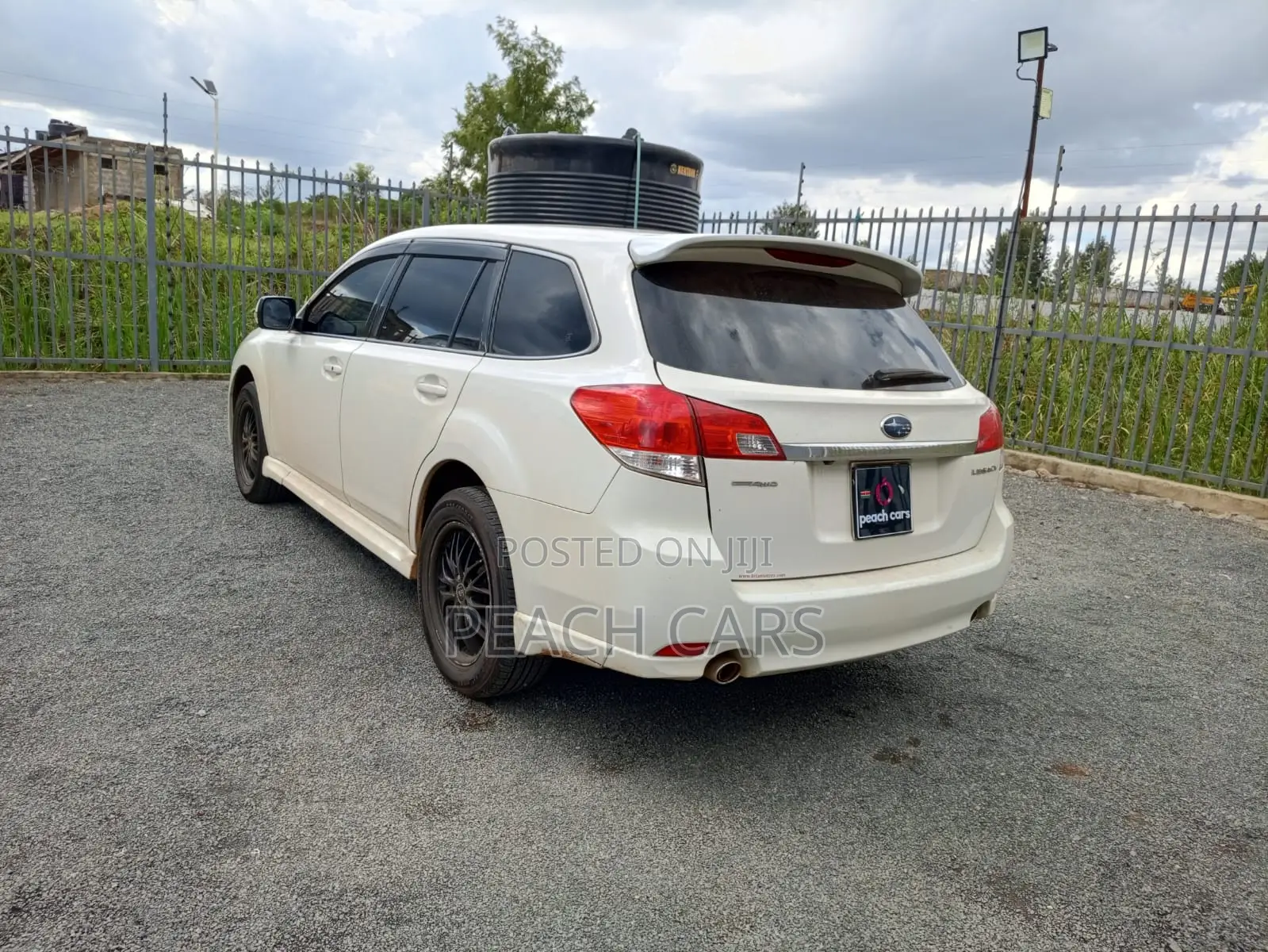 Subaru Legacy 2.5 2009 White