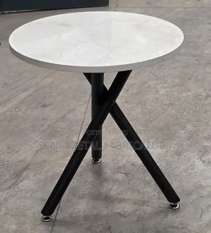Restaurant Table Simple Unique Design With Powdercoating Metal Legs