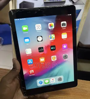 Apple iPad Air 16 GB Gray