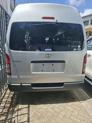 Toyota Grand HiAce 2018 Silver