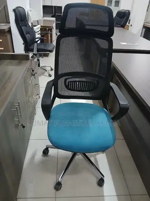 Black High Back Ergonomic Seat