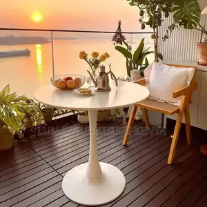 White Round Dinning Eames Table